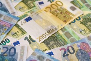 Je v krizi lepší vlastní měna, nebo euro? Shrnujeme aktuální data ze zemí V4